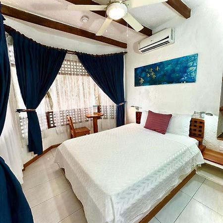 Hotel Silberstein Puerto Ayora  Bagian luar foto