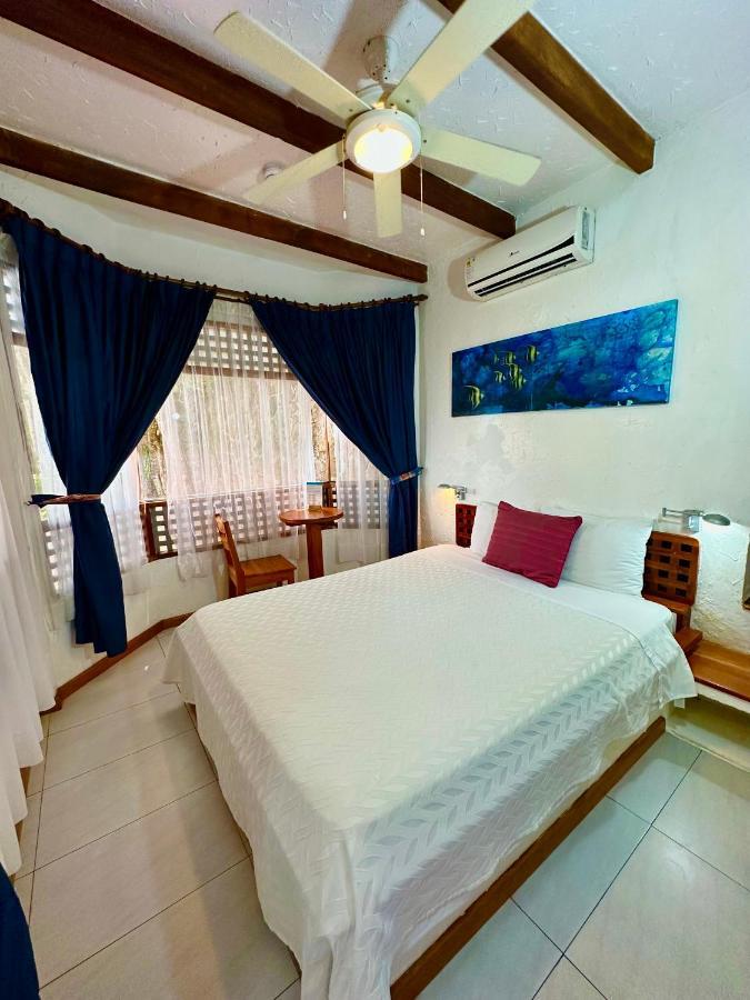 Hotel Silberstein Puerto Ayora  Bagian luar foto