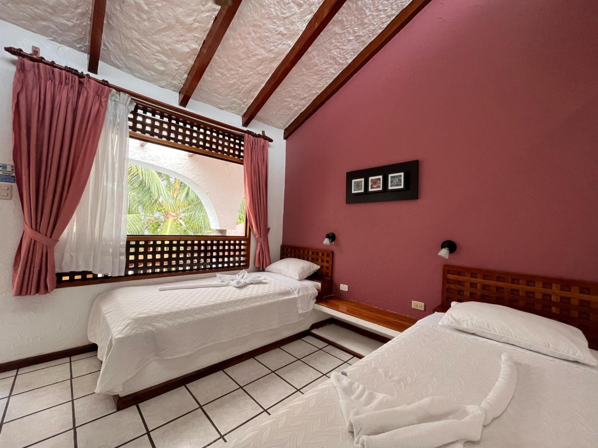Hotel Silberstein Puerto Ayora  Bagian luar foto